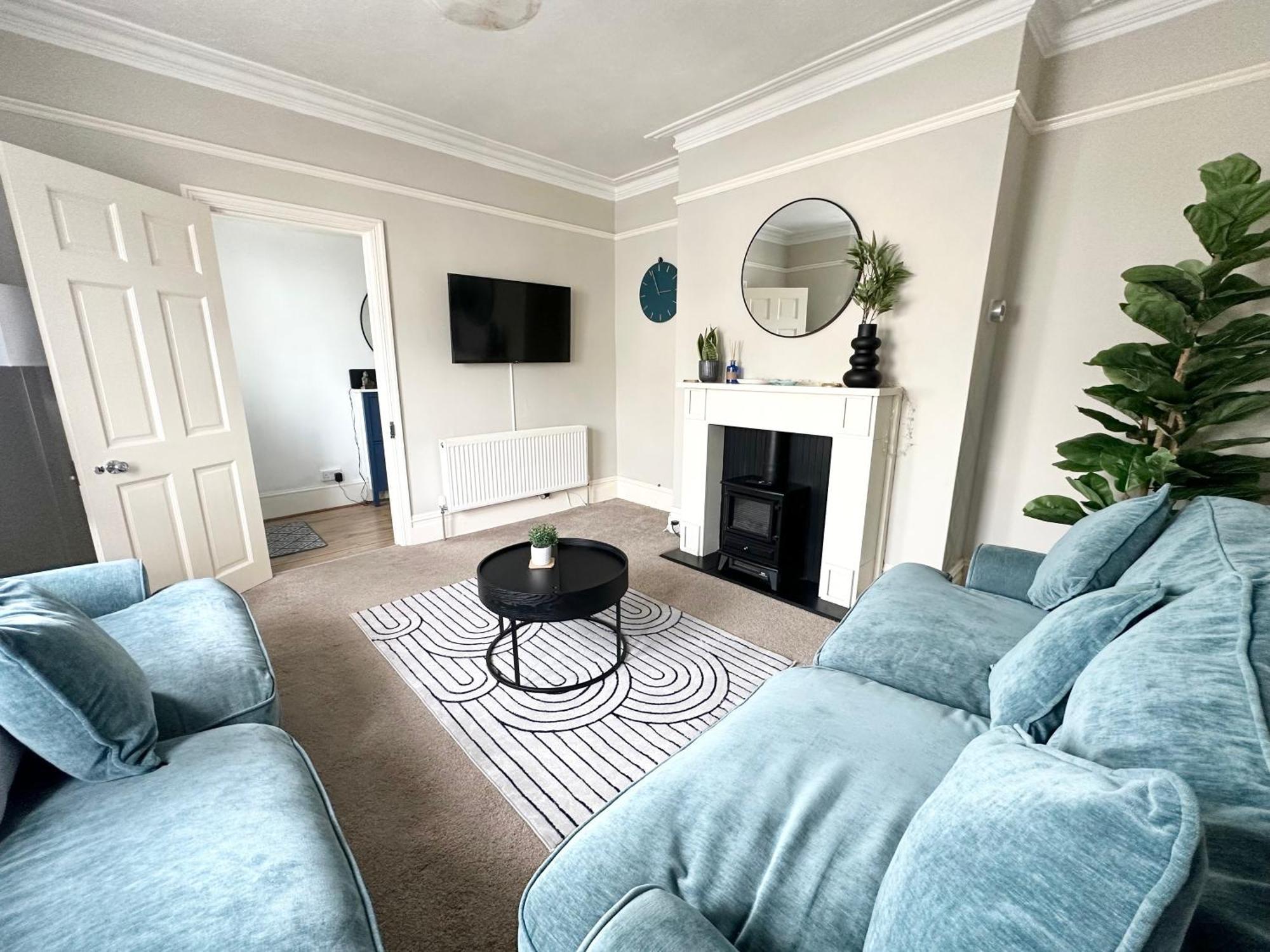 The Capstone Retreat - Beautiful Detached Family Home By Coastline Retreats, Arcade Machine, Parking, Bbq Борнмут Экстерьер фото